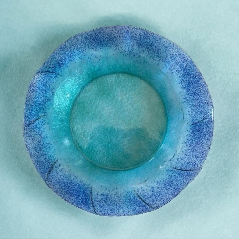 Translucent Scalloped Edge Blue and Green Plate 10.5 inches - Picture 3 of 5